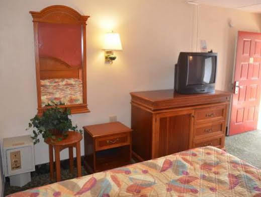 Days Inn By Wyndham Knoxville North Powell Kültér fotó